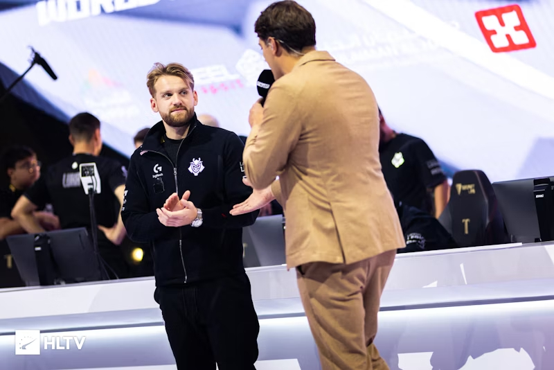 二八杠实战技巧：如何通过“听牌声”和“看切牌”识别细微的手法？（二八杠进阶实战：借助听牌声与切牌观察识别细微手法）